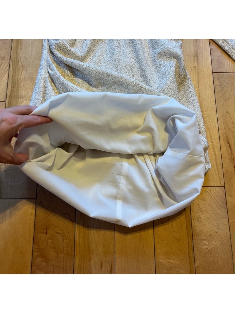 Shoshanna English Breakfast
Dress Long-Sleeved Side-Ruched Metallic Gold Ivory 8 - Picture 6 of 13